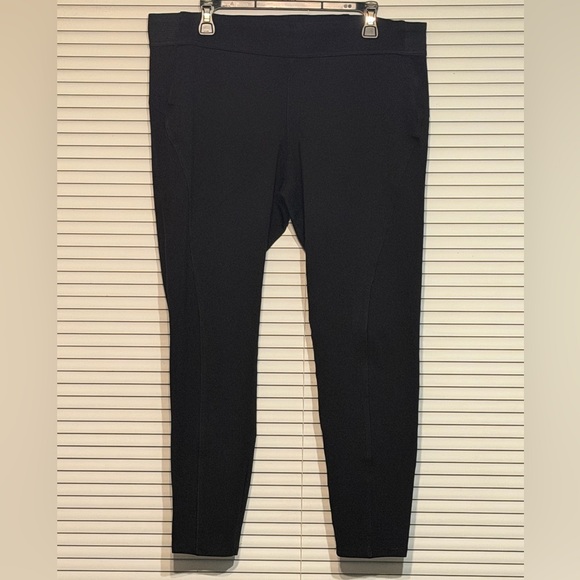 Vera Wang Pants - Vera Wang Simply Vera Pont Leggings/Pants in Black